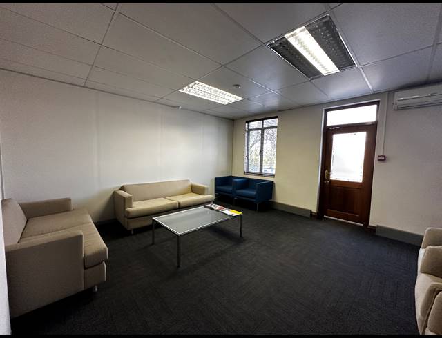 1,320M² OFFICE FOR SALE IN RIVONIA